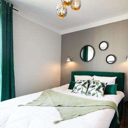 Patio Praga Metro Apartment Варшава Екстериор снимка