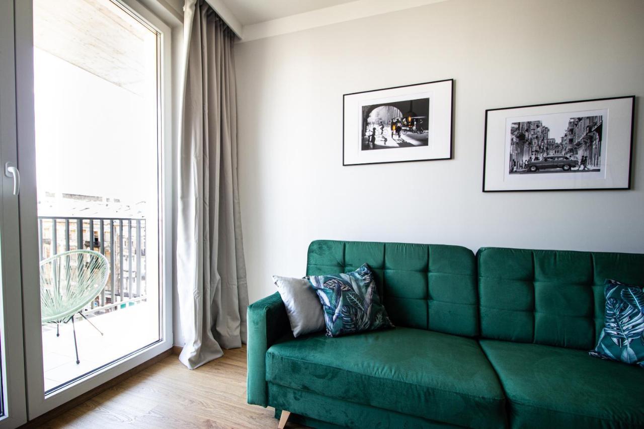 Patio Praga Metro Apartment Варшава Екстериор снимка