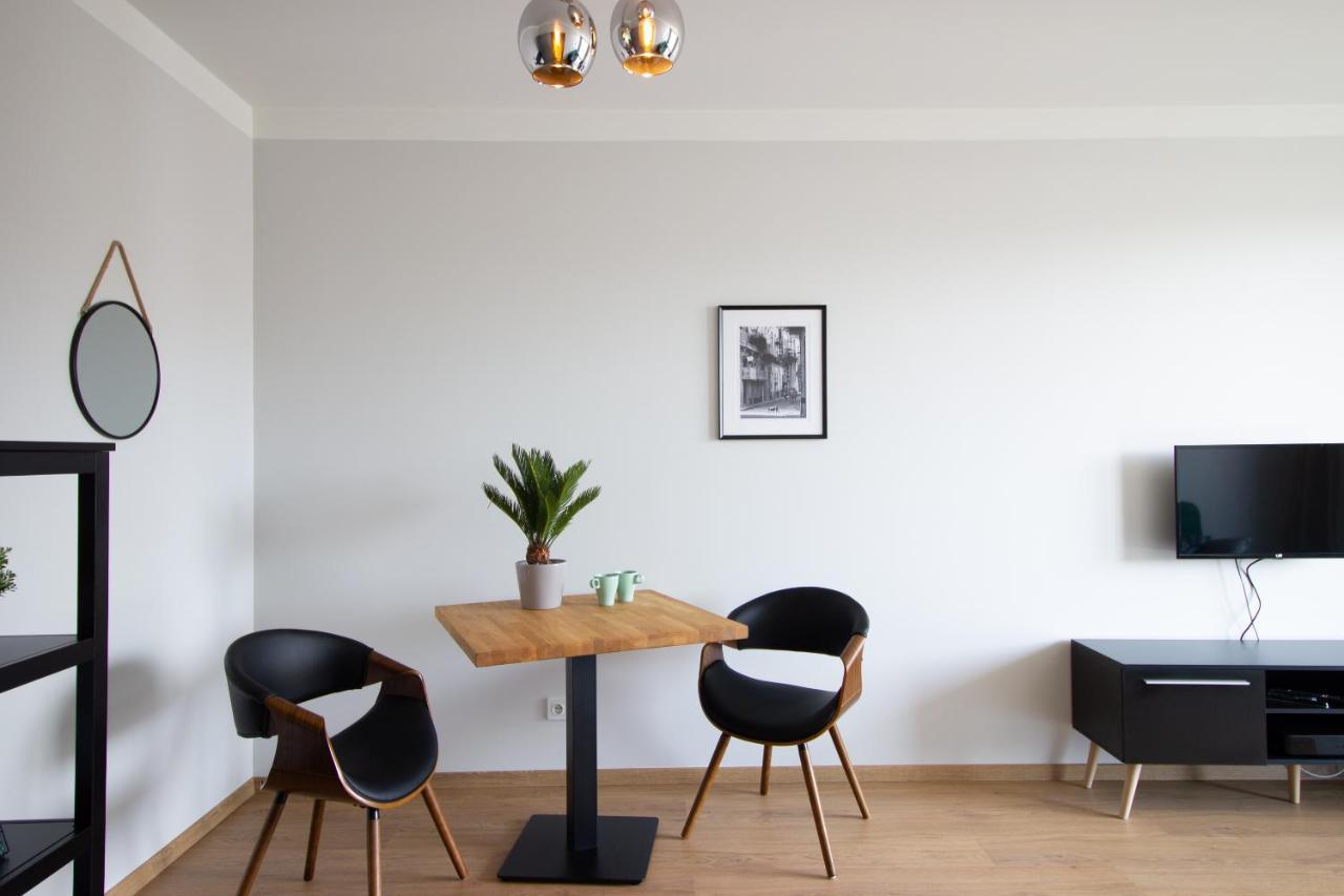 Patio Praga Metro Apartment Варшава Екстериор снимка
