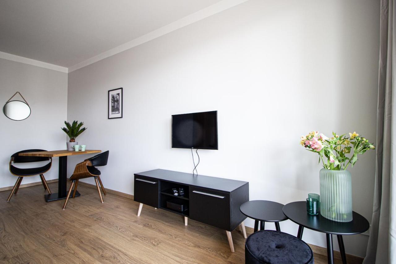 Patio Praga Metro Apartment Варшава Екстериор снимка
