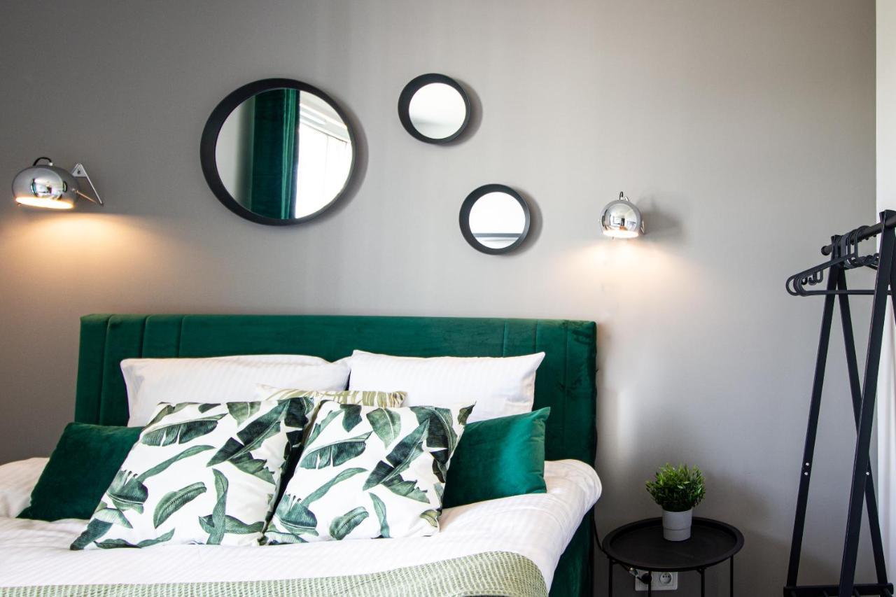 Patio Praga Metro Apartment Варшава Екстериор снимка