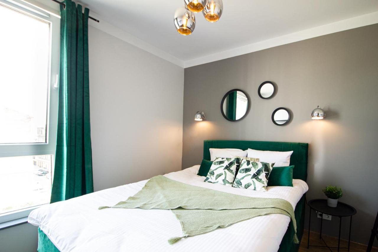 Patio Praga Metro Apartment Варшава Екстериор снимка